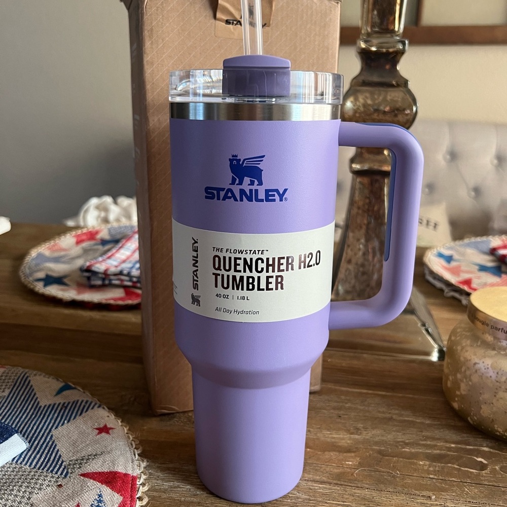 BNIB 40 oz. Stanley Quencher H2O Flowstate Tumbler Lavender Rare